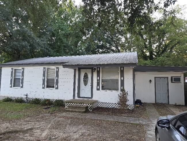 Building Photo - 411 Davis Ave Rental