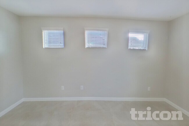 1052 Esplanade Pkwy