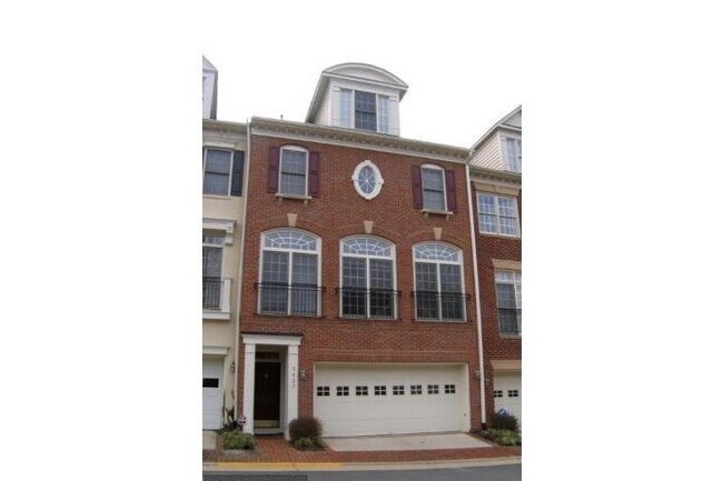 Building Photo - Beautiful 4 Level, 2 Garage, Mclean/Tysons... Rental