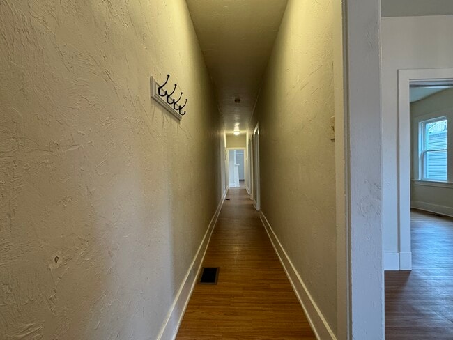 Photo - 23 Howard St