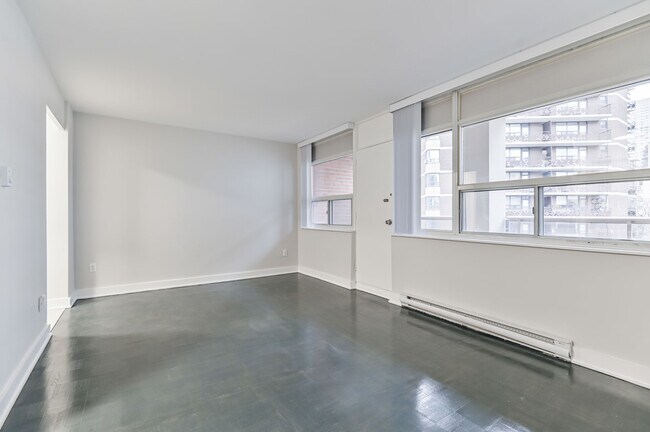 Photo - Bloor Yonge Tower Unit 01107