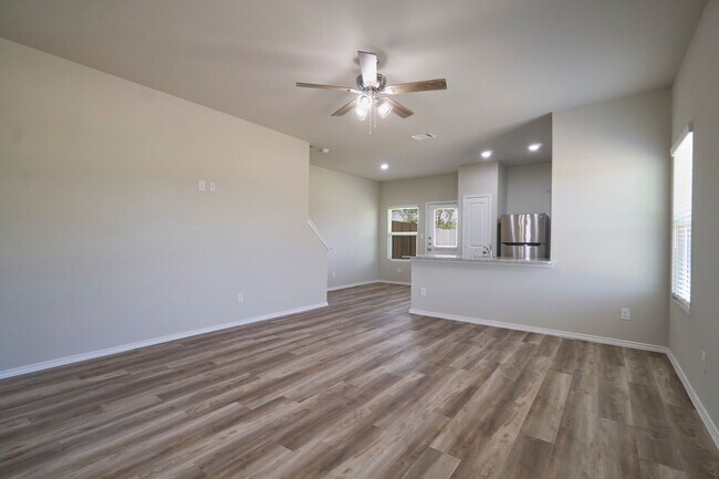 Photo - Hunters Ranch Beauty! 3 Bedroom 2 1/2 Bath...