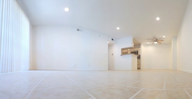 Photo - 11020 Hesby St Unidad 1