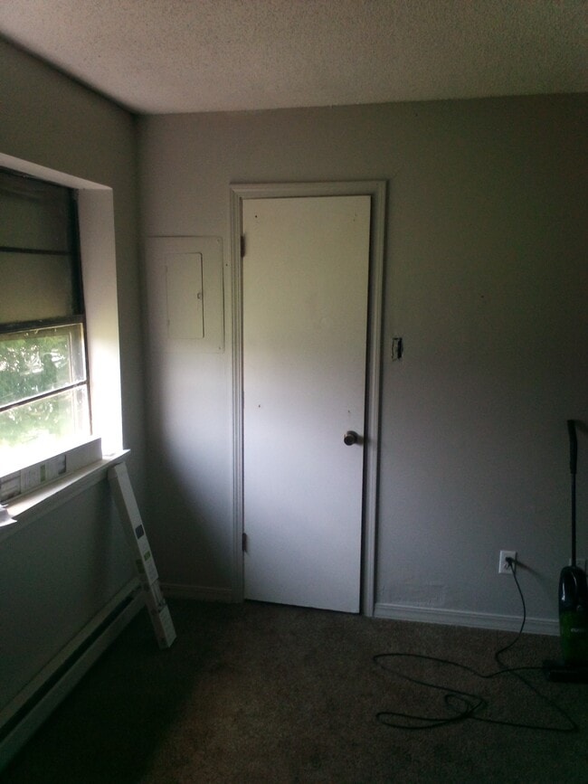 Building Photo - 2508 Phoenix Ave Unit #1 and 4