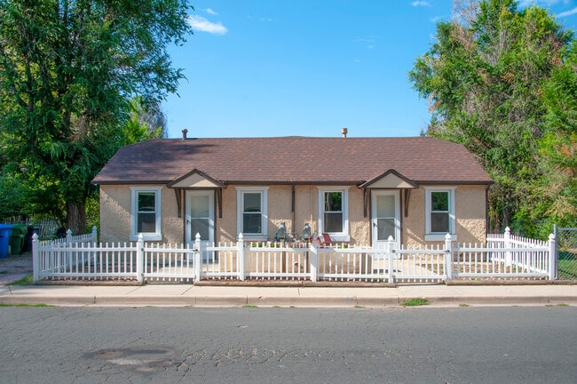 Photo - 1339 E 7th St