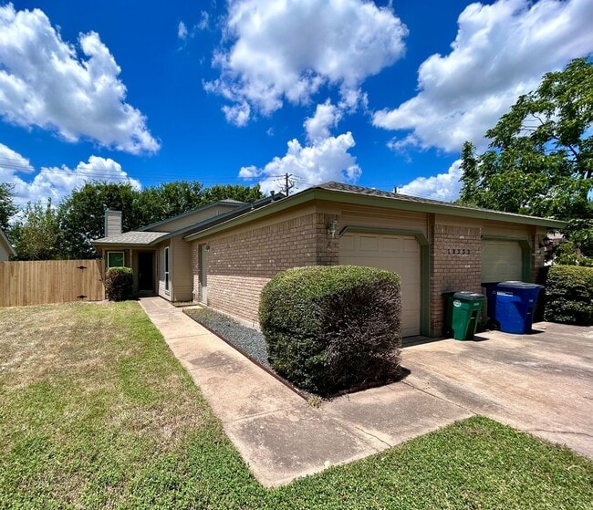 Building Photo - 12232 Tyson Cove Unit A