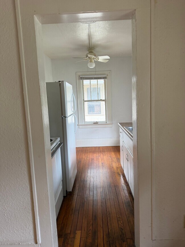 Photo - 627 E Concord St