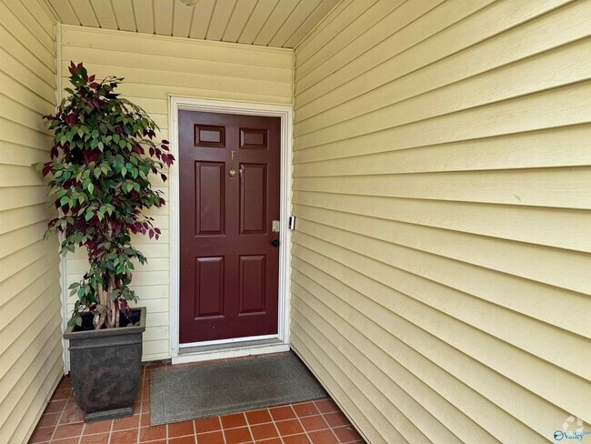 Building Photo - 1155 Old Monrovia Rd Unit 4-F Rental