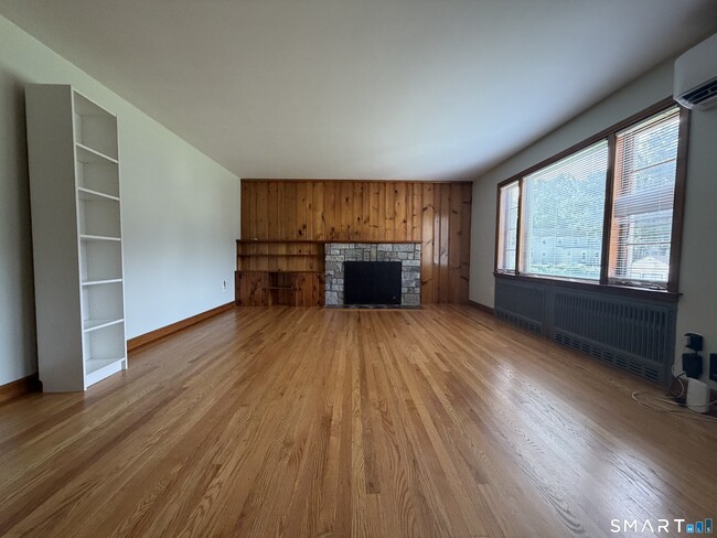 Photo - 110 Collett St