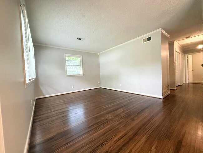 Photo - 9115 Oak Grove Ln