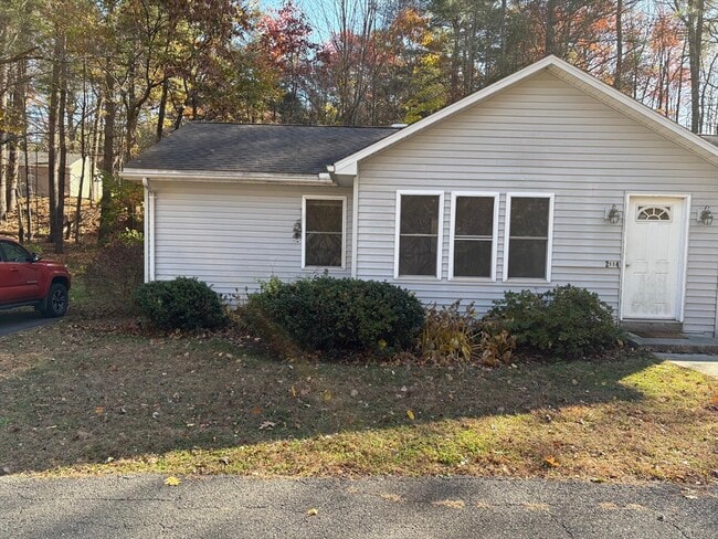 Building Photo - 2 Jerry Ln Unit 0