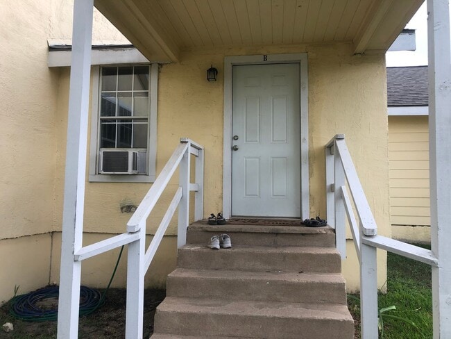 Photo - 2903 N U.S. Hwy 281 Unit B