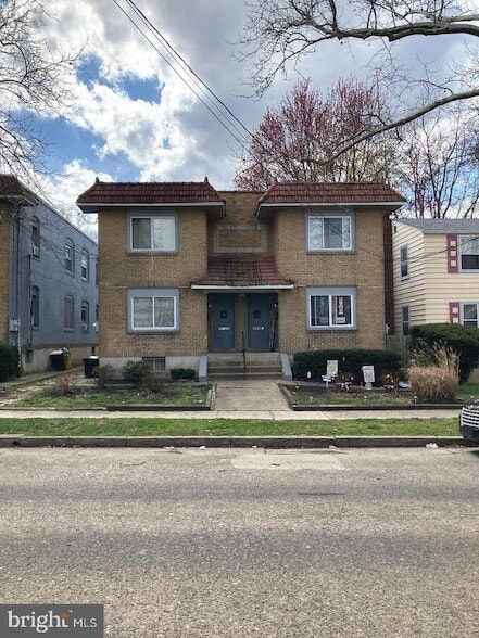 Building Photo - 1929 W River Dr Rental