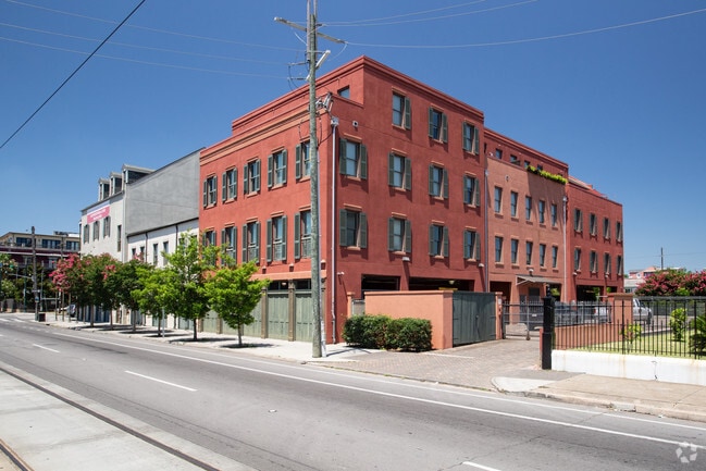 Aloysius Apartments