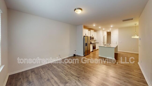 Photo - 312 Highline Trl