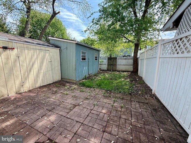 Building Photo - 75 Grand Dr