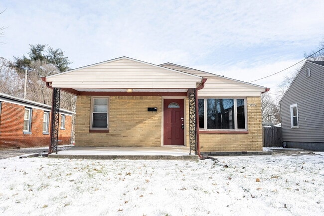 Building Photo - "Charming 2-Bedroom Bungalow in Indianapolis – Cozy Living with 950 Sq Ft of Comfort!"