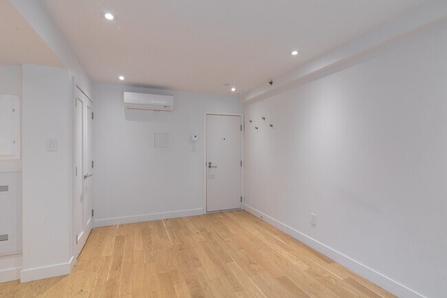 Photo - 25 Av des Pins O Unité 321