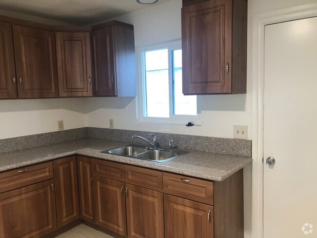 Building Photo - 4859 Canoga St Unit back 4857 Canoga St Rental