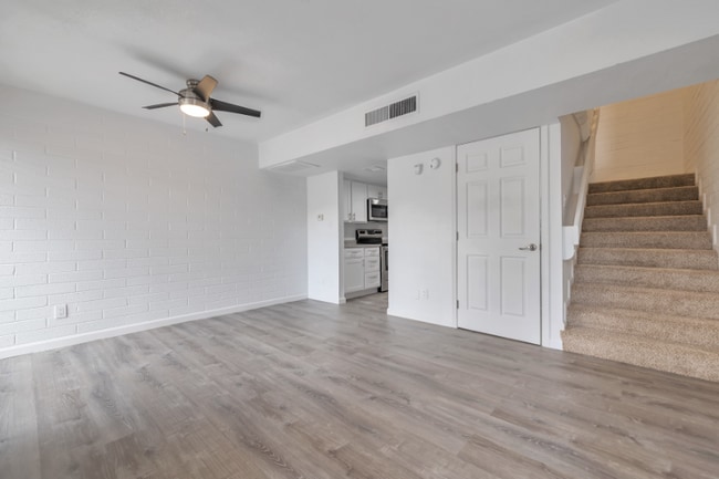 Photo - 1815 W Tuckey Ln Unidad 10