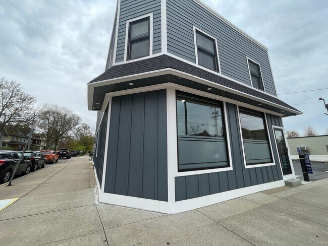 Photo - 203 Warren Ave SE Unit 203 Warren Ave SE