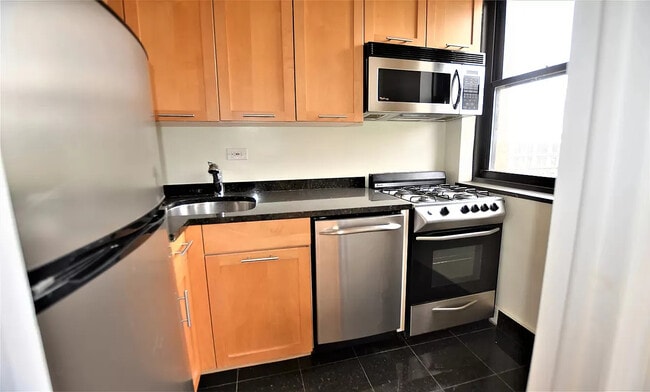 Photo - 257 W 97th St