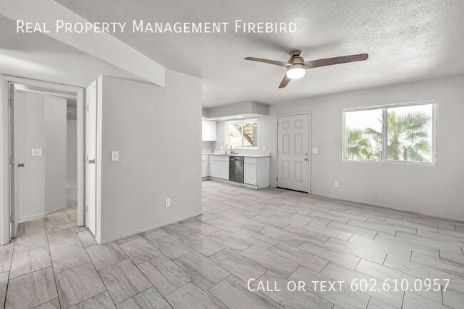 Photo - 45 N Phyllis-108 Unidad 108