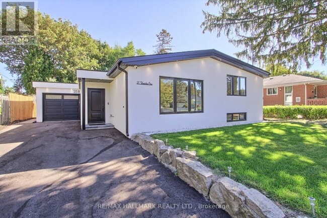 Photo - 25 Knowles Crescent