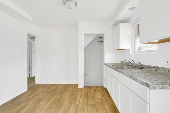 Photo - 19723 Carrie St