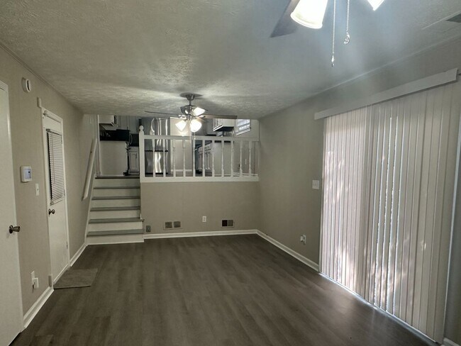 Photo - 872 Holly Hedge Rd