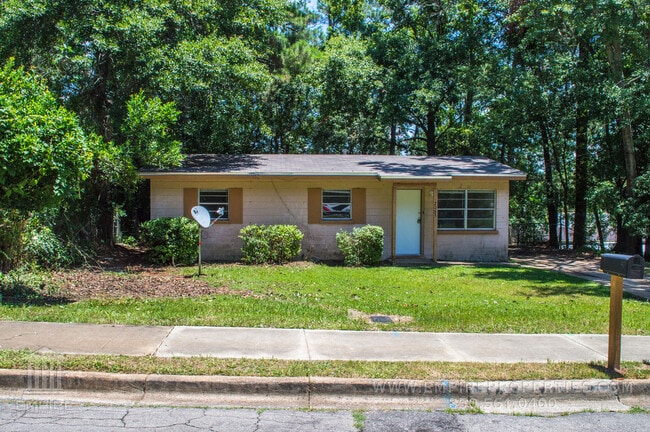 Building Photo - Renovated Home South of FSU