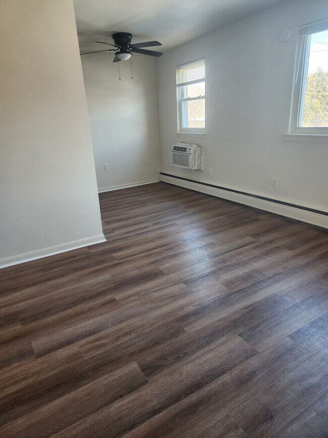 Photo - 7408 - 7428 Alma St