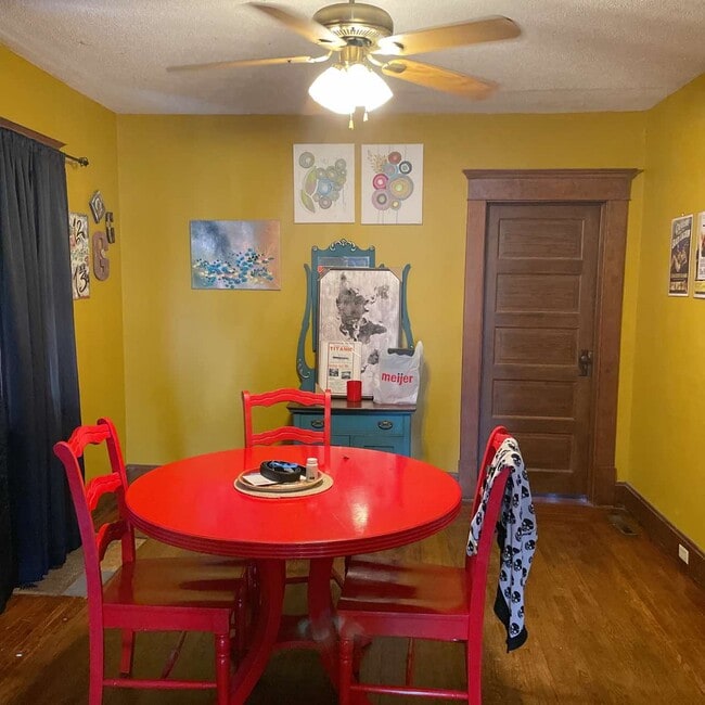 Photo - 208 S Main St