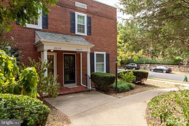 Building Photo - 2812 S Abingdon St Rental