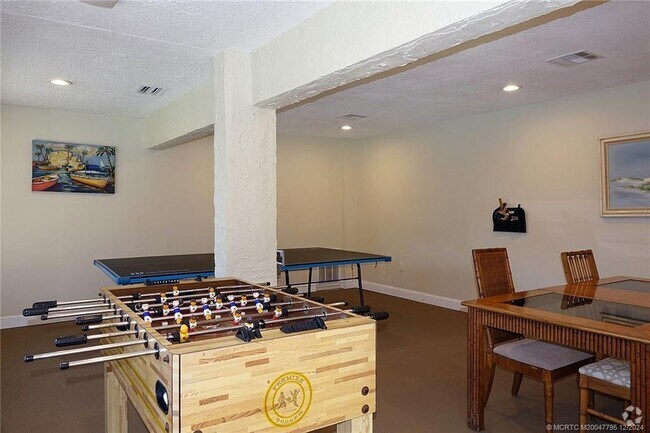 Building Photo - 9940 S Ocean Dr Unit 809 Rental