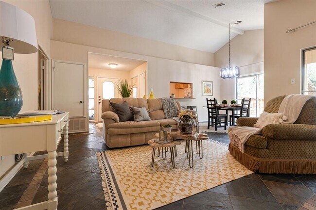 Photo - 6301 Evangeline Trail