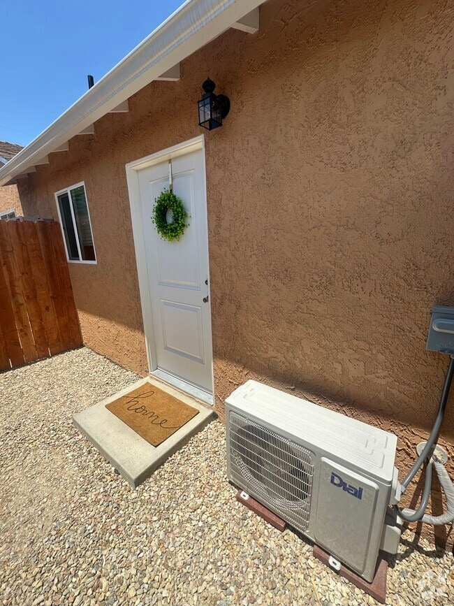 Building Photo - 1545 N 5th Pl Unit A Rental