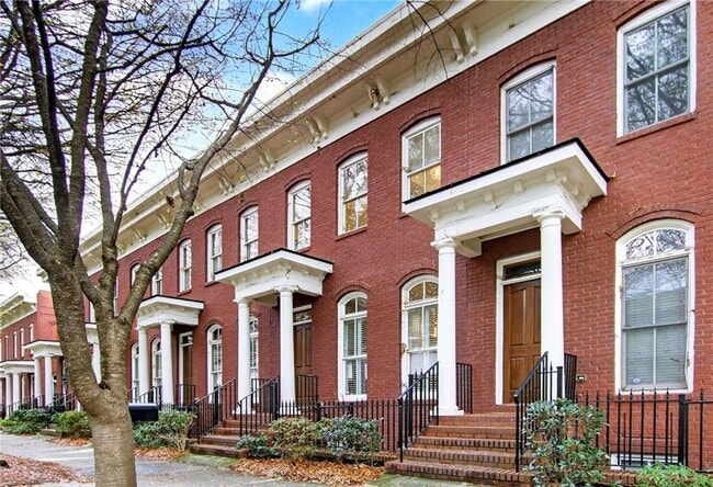 Photo - 841 Inman Vlg Pkwy NE