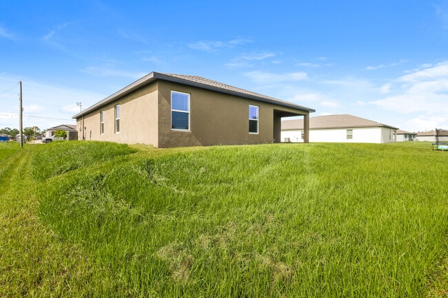 Photo - 189 Blackstone Dr