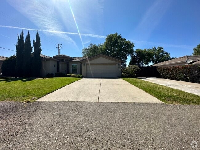 Building Photo - Beautiful, newly remodeled home in Fair Oaks!
