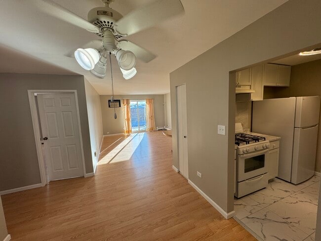 Photo - 252 Shorewood Dr Unit 1B