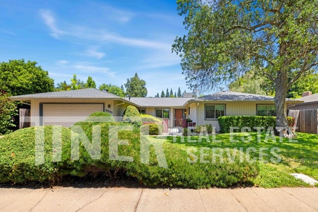 Building Photo - 5541 Ivanhoe Way