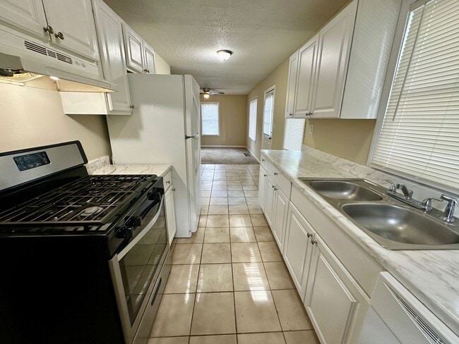 Photo - 10516 E 27th Terrace S