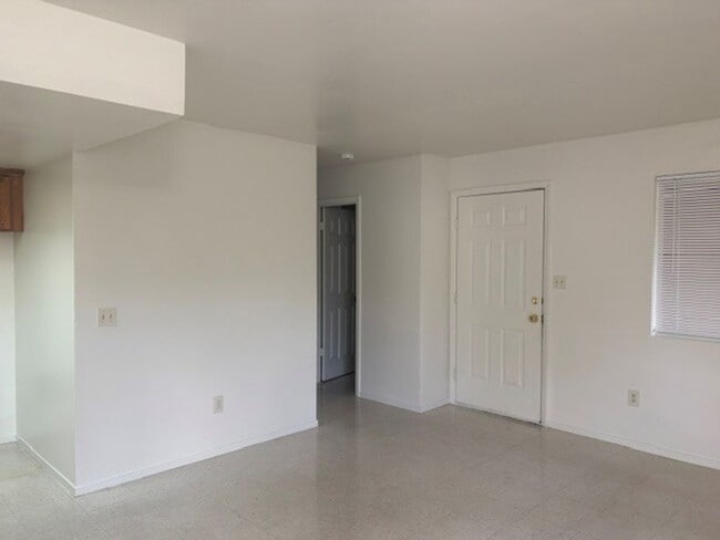 1736 Inyo St Unit B