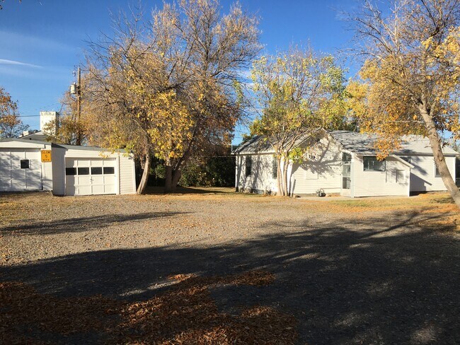 South side of House & Garage - 709 9th Ave SW House