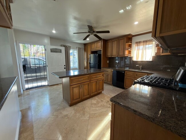 Photo - 534-536 N Parker St Unit 534