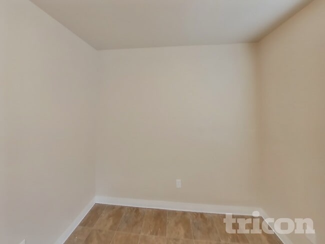 Photo - 622 6th Ave S