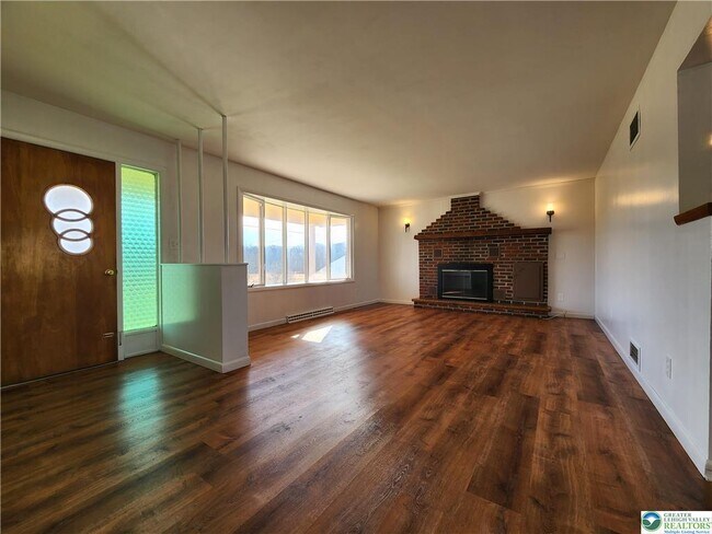 Photo - 5409 Railroad Rd