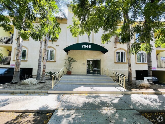Building Photo - 7548 Lexington Ave Rental