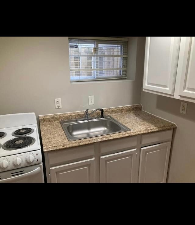 Photo - 449 Newton Pl NW